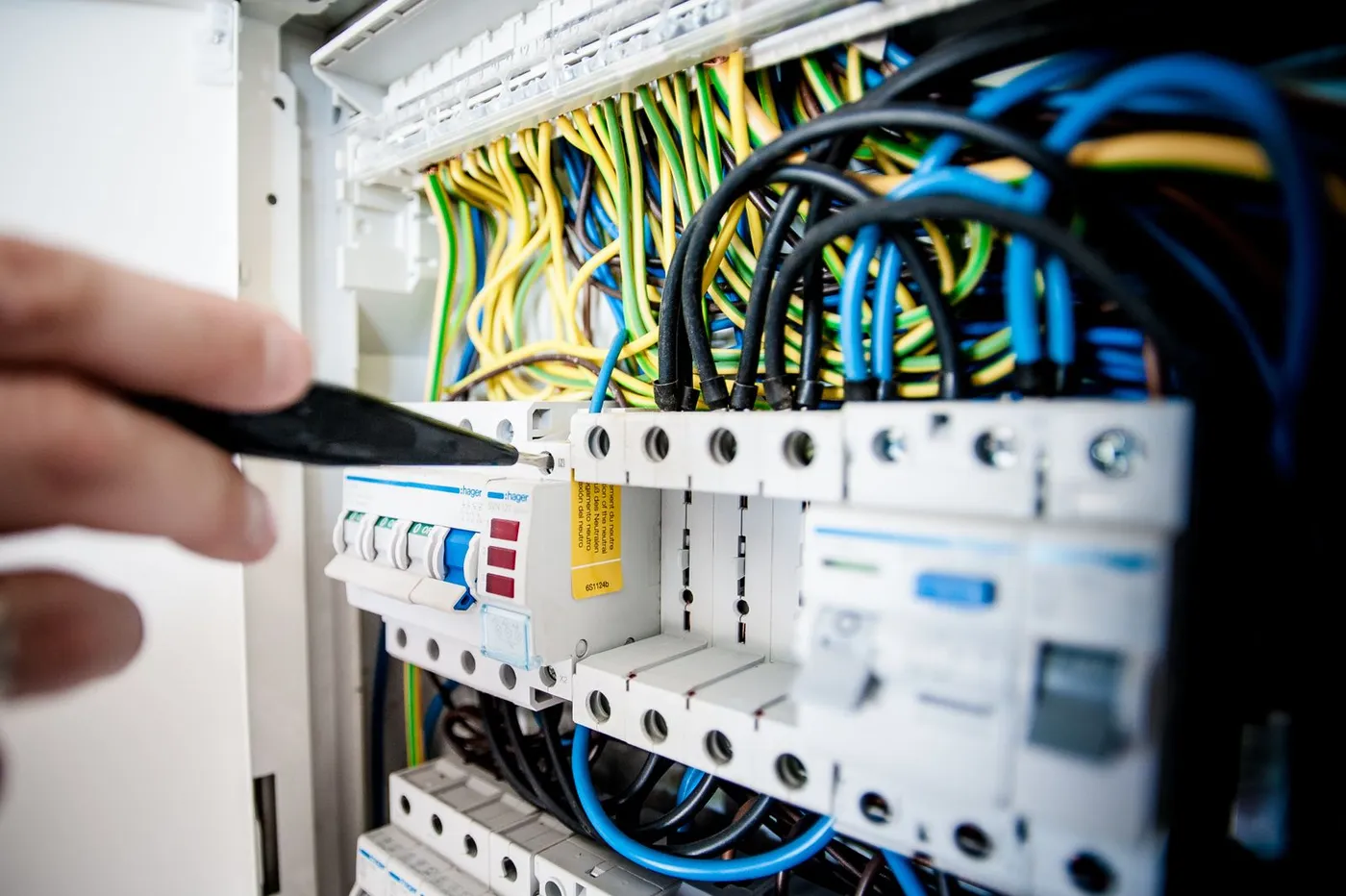 Inspection électrique avant l'achat d'une maison à Montréal
